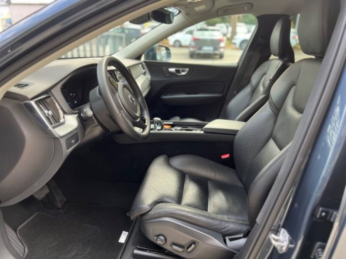 Volvo XC60 B4 automatico Plus Bright (11)