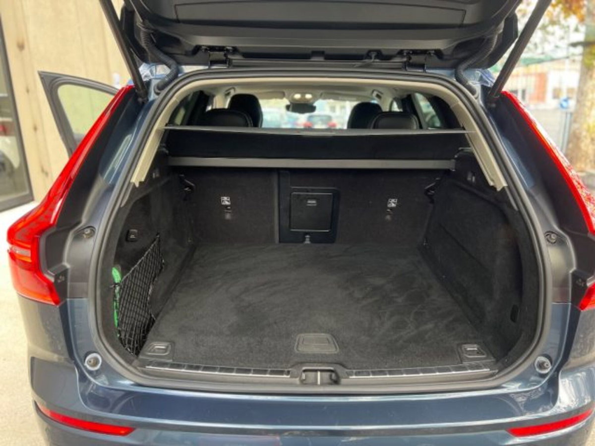 Volvo XC60 B4 automatico Plus Bright (14)