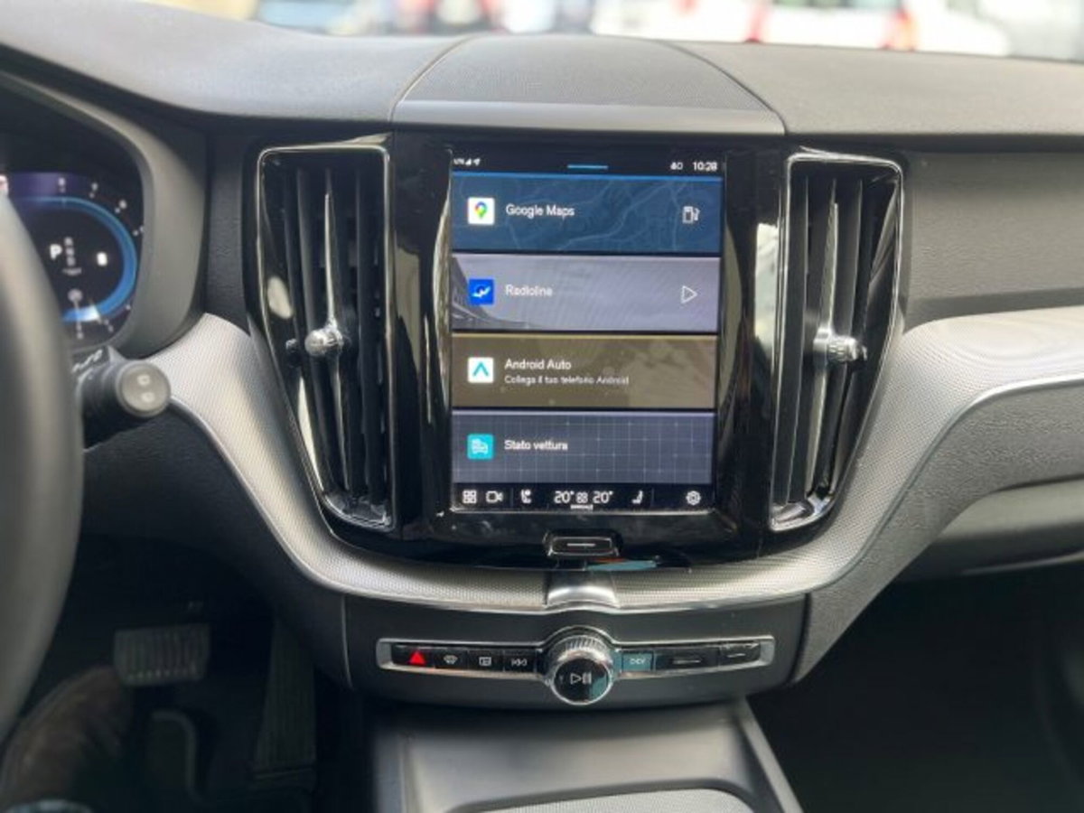 Volvo XC60 B4 automatico Plus Bright (18)