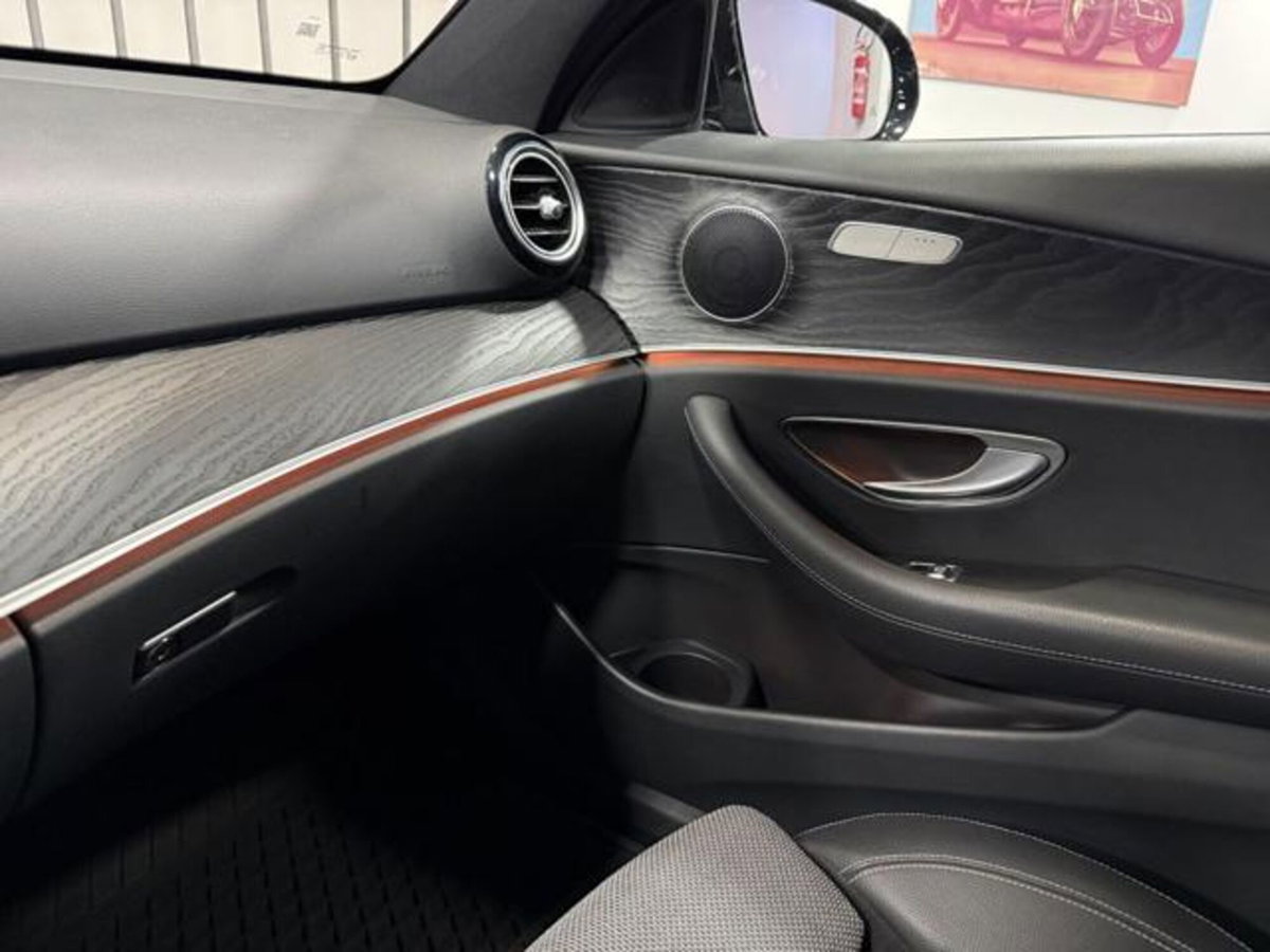 Mercedes-Benz Classe E 220 d 4Matic Auto Sport (16)
