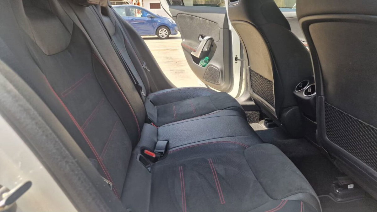 Mercedes-Benz Classe A 200 Premium (17)