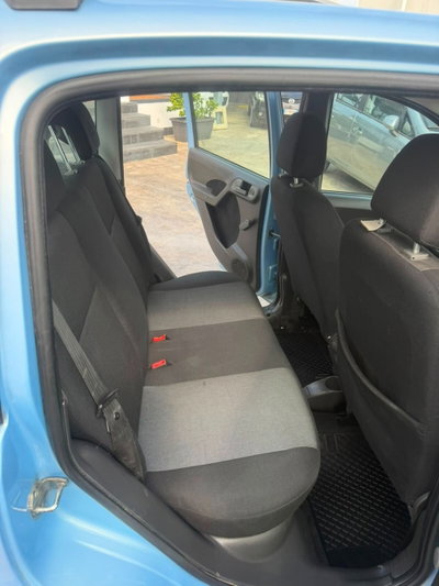 Fiat Panda 1.3 MJT 16V DPF Emotion (9)