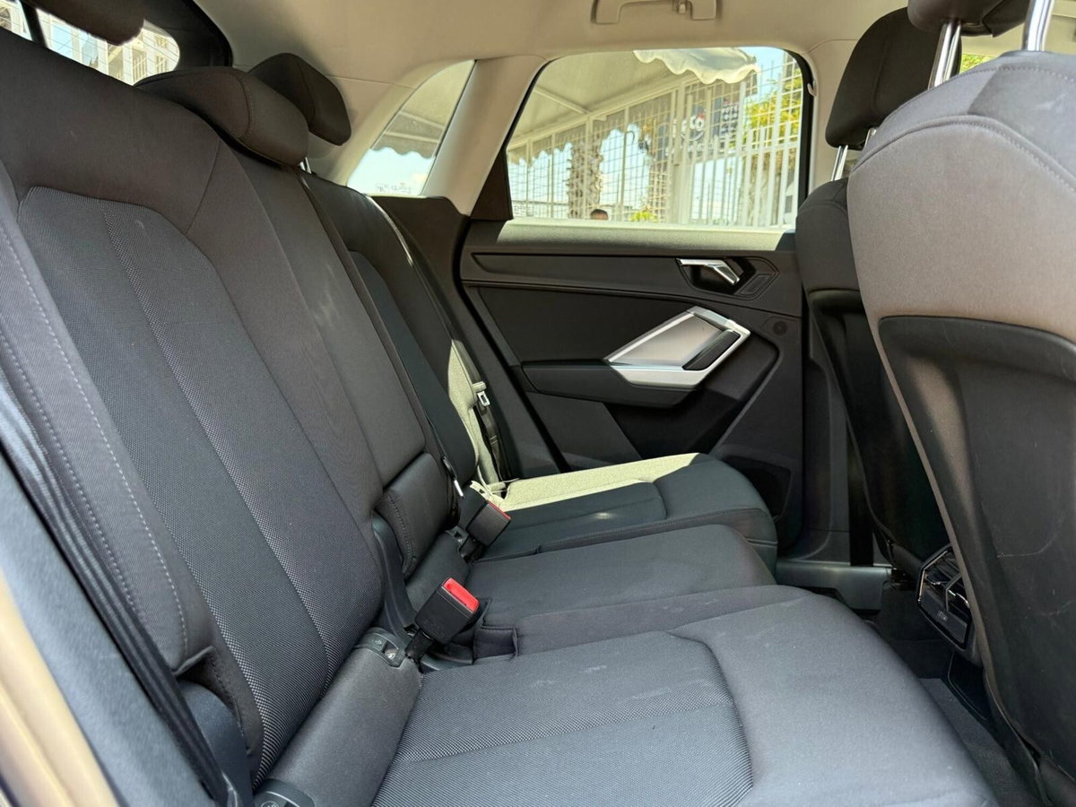 Audi Q3 Sportback 35 TDI quattro S tronic S line edition (14)