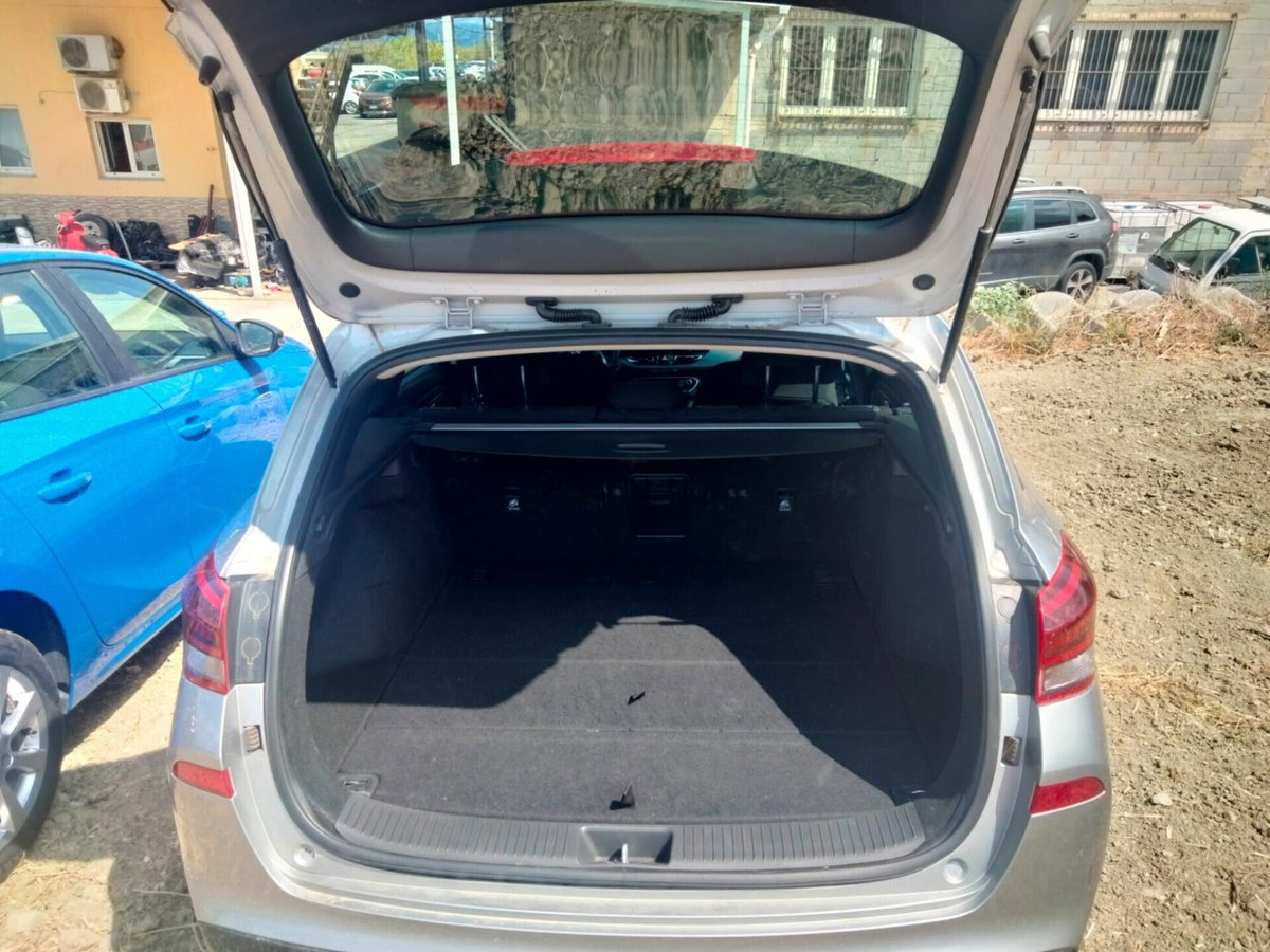 Hyundai i30 Station Wagon 1.0 T-GDI 12V Classic (3)