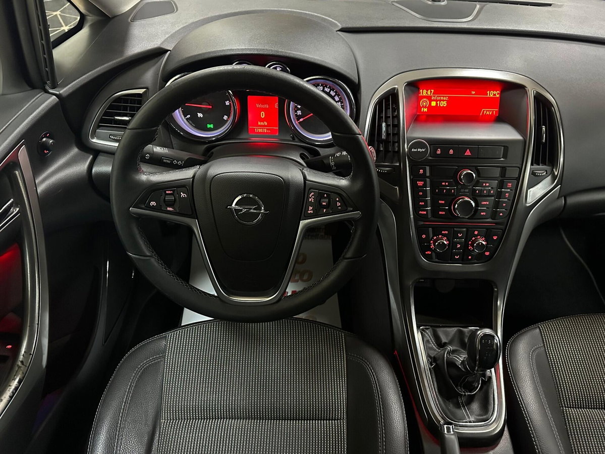 Opel Astra Station Wagon 1.7 CDTI 110CV Sports Cosmo (14)