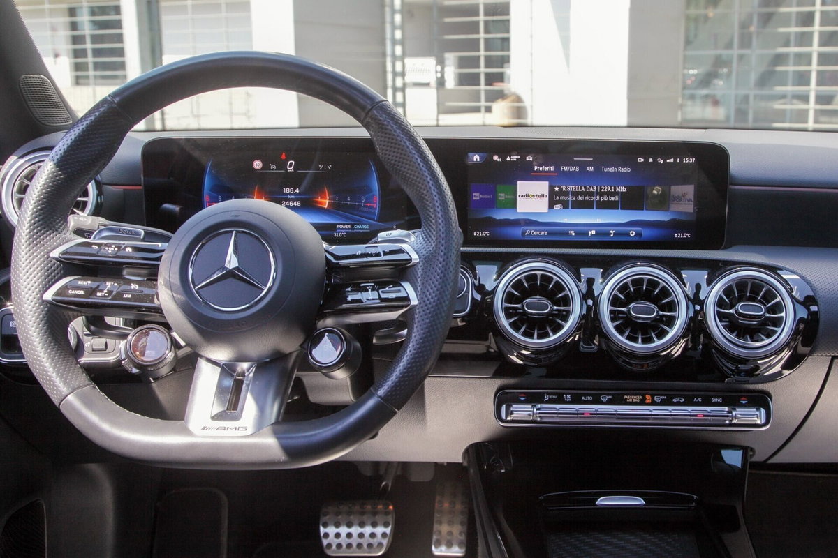 Mercedes-Benz Classe A 35 AMG 4Matic (18)