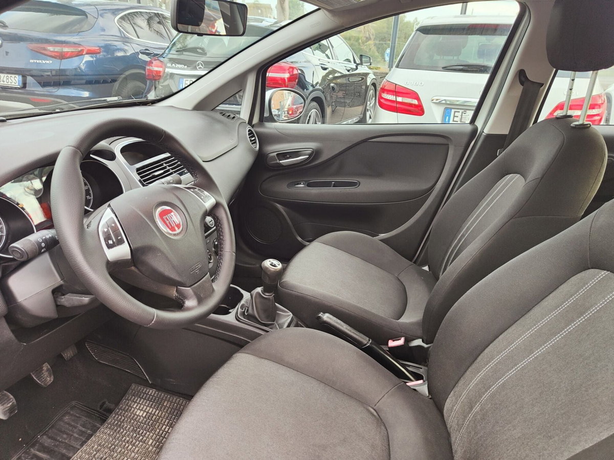 Fiat Punto 1.3 MJT II S&S 85 CV 3 porte ECO Easy (9)