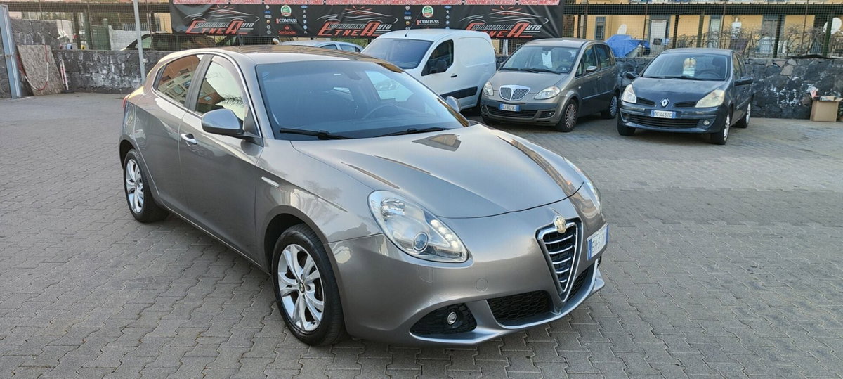Alfa Romeo Giulietta 2.0 JTDm-2 Distinctive 140cv (3)