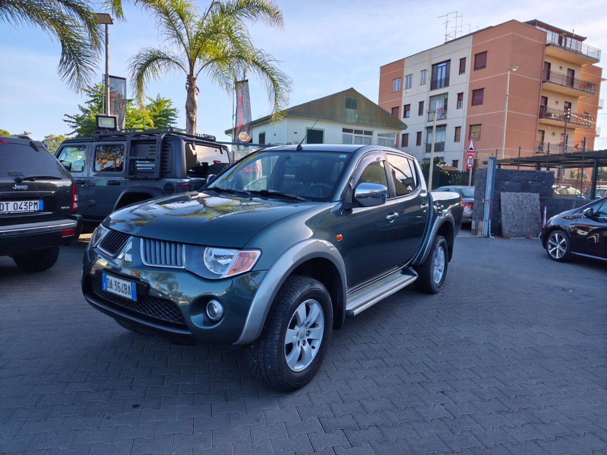 Mitsubishi L200 2.5 DI-D Double Cab Intense (2)