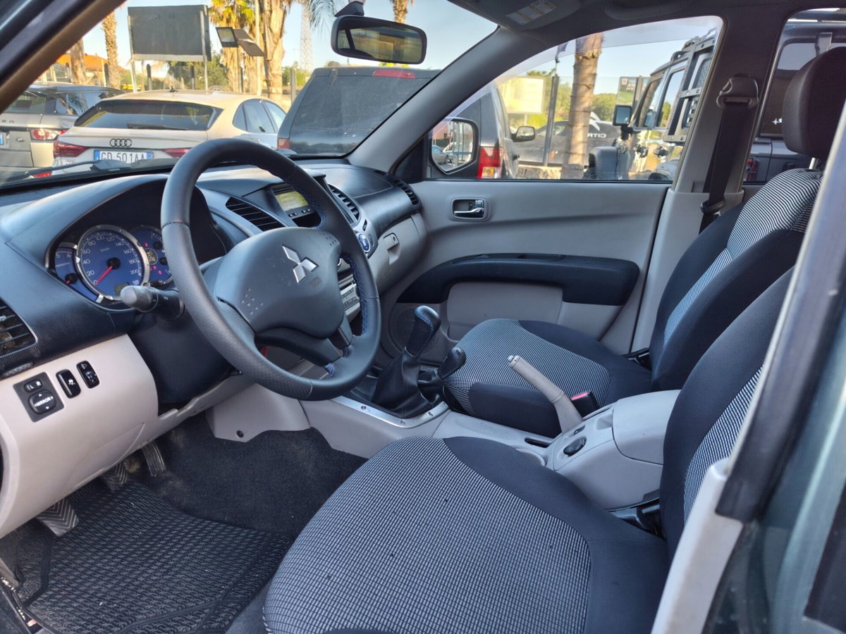 Mitsubishi L200 2.5 DI-D Double Cab Intense (8)