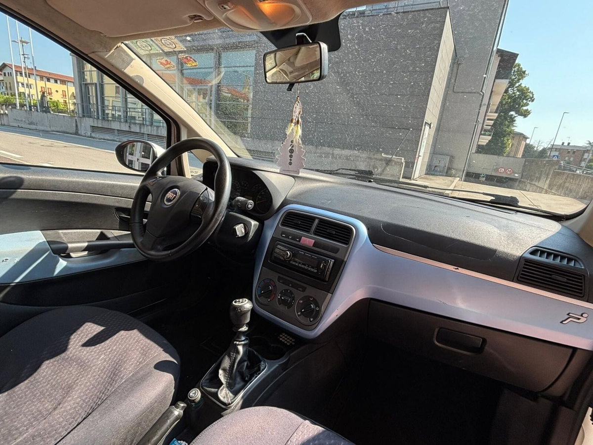 Fiat Grande Punto 1.2 5 porte (9)