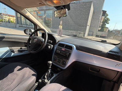 Fiat Grande Punto 1.2 5 porte (9)