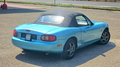 Mazda MX-5 1.6i 16V cat Rainbow (17)