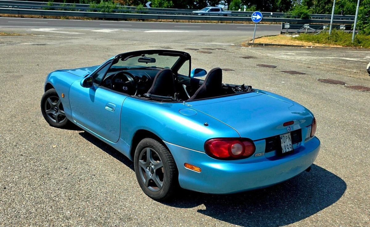 Mazda MX-5 1.6i 16V cat Rainbow (5)