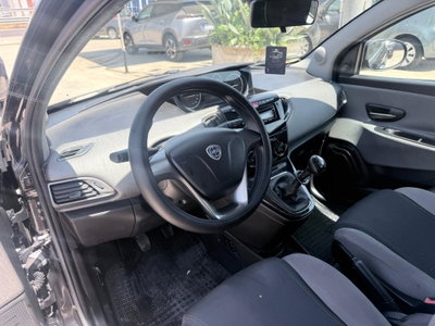 Lancia Ypsilon 1.2 69 CV 5 porte GPL Ecochic Gold (10)