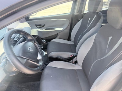 Lancia Ypsilon 1.2 69 CV 5 porte GPL Ecochic Gold (11)