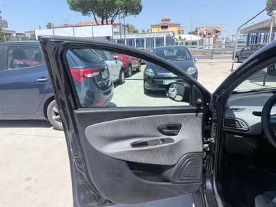 Lancia Ypsilon 1.2 69 CV 5 porte GPL Ecochic Gold (13)