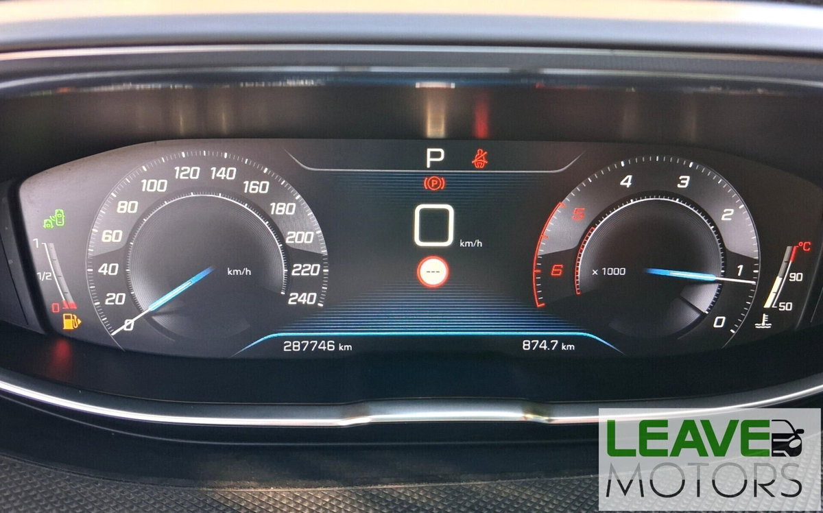 Peugeot 5008 BlueHDi 130 S&S EAT8 GT Line (10)