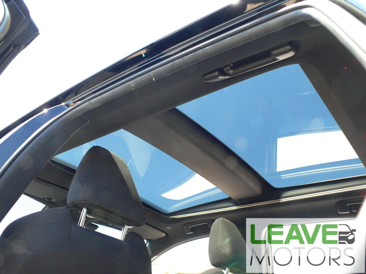 Toyota Corolla Cross Hybrid 2.0 Hybrid 197 CV E-CVT Lounge Light (18)