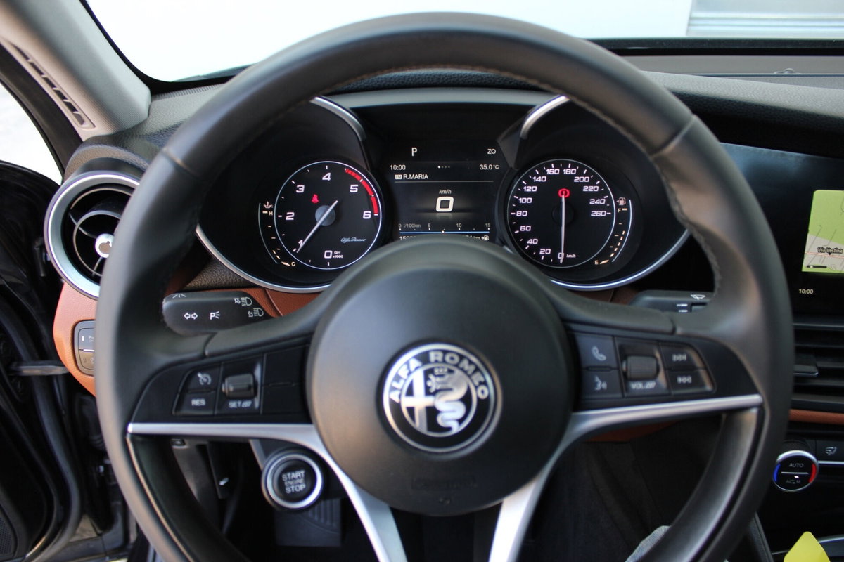 Alfa Romeo Giulia 2.2 Turbodiesel 136 CV AT8 Business (11)