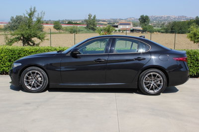 Alfa Romeo Giulia 2.2 Turbodiesel 136 CV AT8 Business (3)