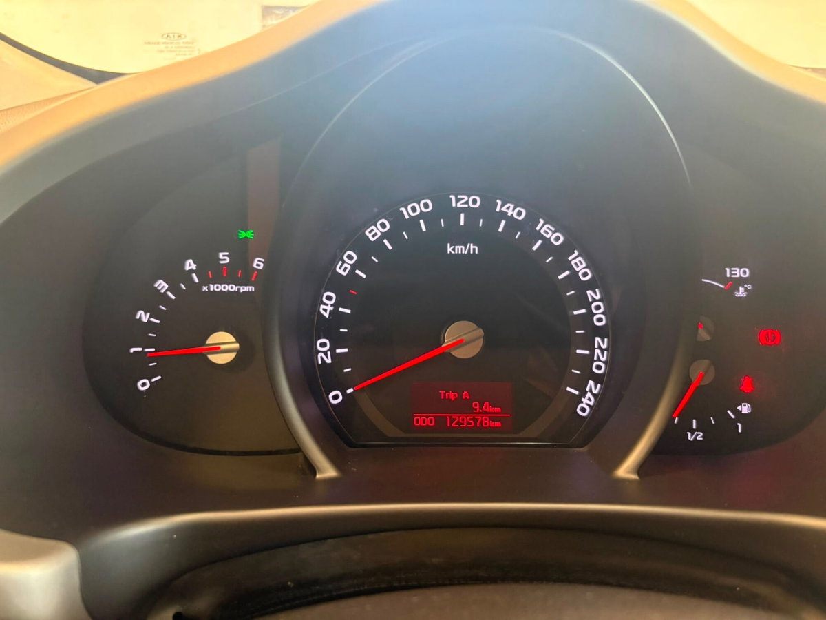 Kia Sportage 1.7 CRDI VGT 2WD Cool (13)