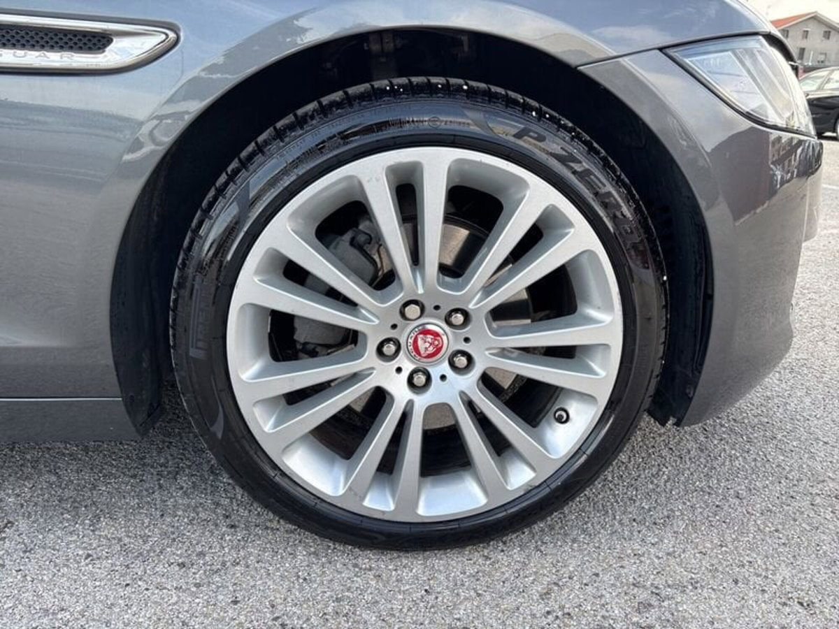 Jaguar XF Sportbrake 2.0 D 240 CV AWD aut. Prestige (10)