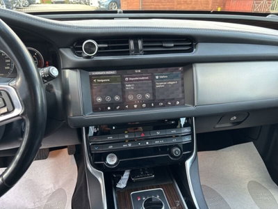 Jaguar XF Sportbrake 2.0 D 240 CV AWD aut. Prestige (16)