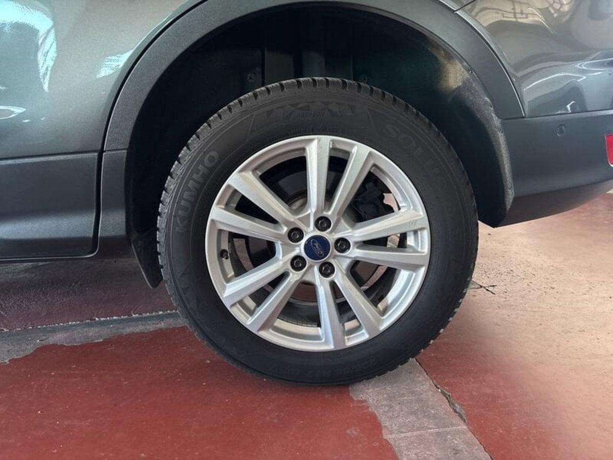 Ford Kuga 1.5 TDCI 120 CV S&S 2WD Business (10)