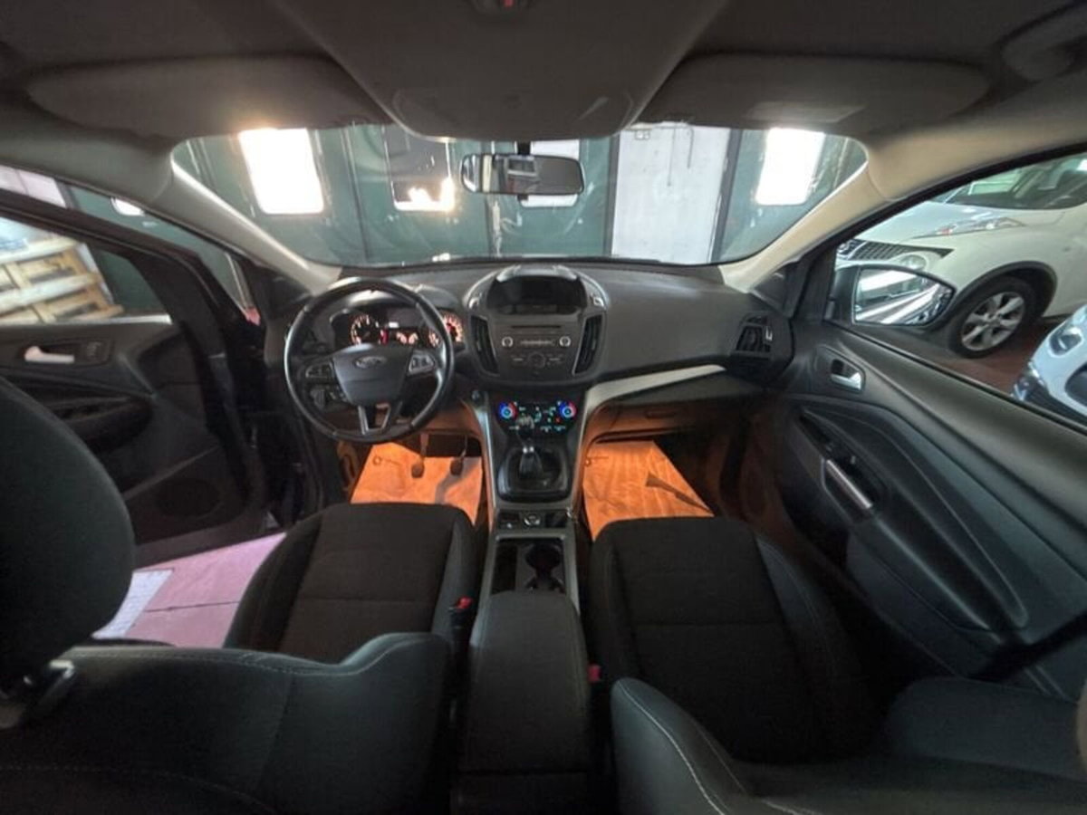 Ford Kuga 1.5 TDCI 120 CV S&S 2WD Business (13)