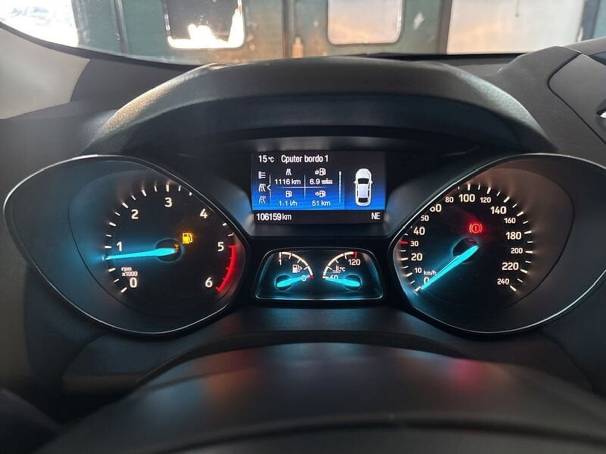 Ford Kuga 1.5 TDCI 120 CV S&S 2WD Business (14)