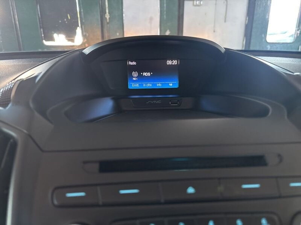 Ford Kuga 1.5 TDCI 120 CV S&S 2WD Business (16)