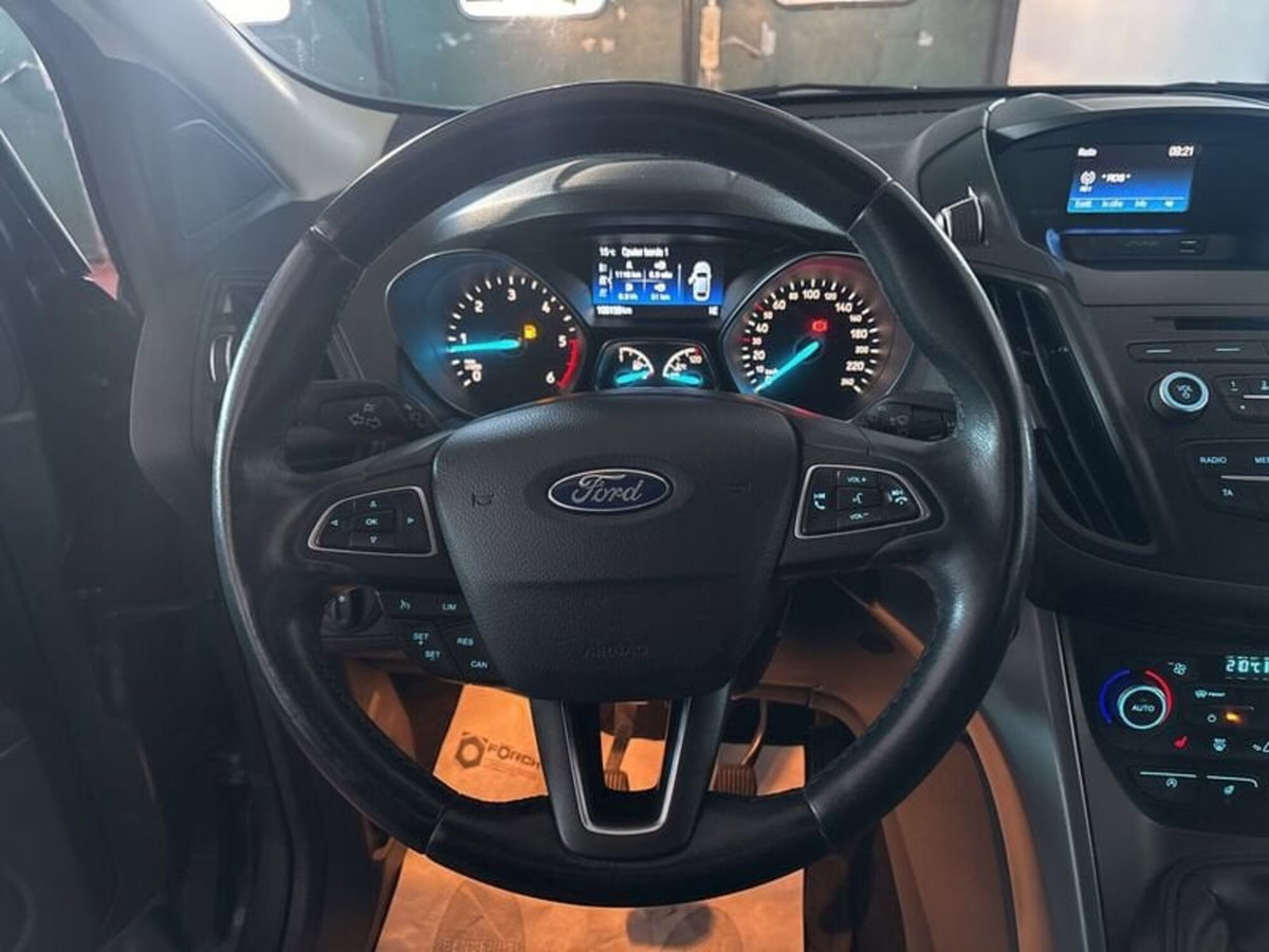 Ford Kuga 1.5 TDCI 120 CV S&S 2WD Business (17)