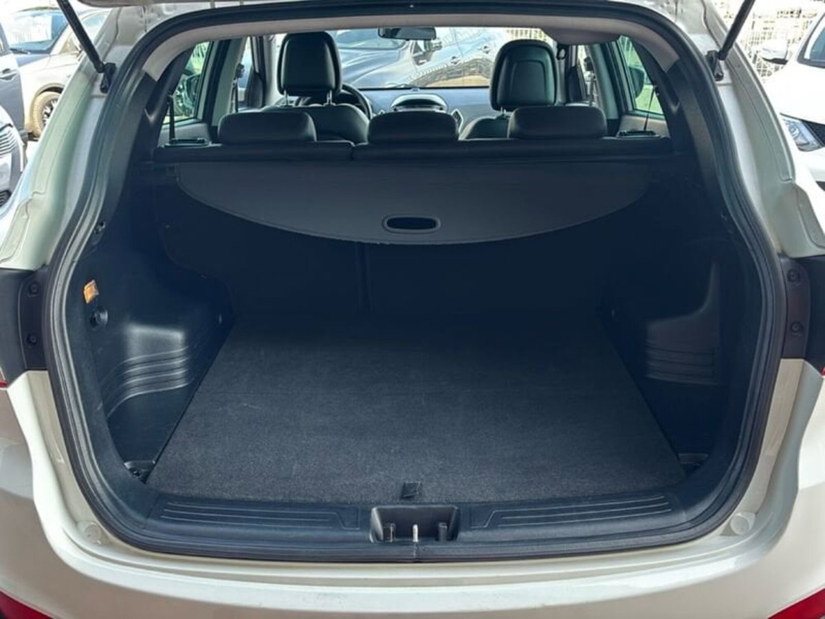 Hyundai ix35 1.7 CRDi 2WD Classic (9)