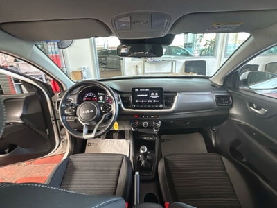 Kia Stonic 1.0 T-GDi 100 CV MHEV MT Style (13)
