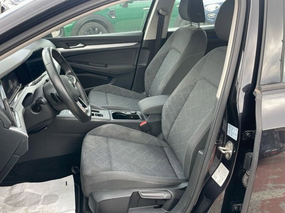 Volkswagen Golf 1.0 eTSI EVO DSG Life (11)