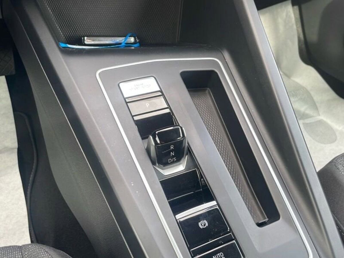Volkswagen Golf 1.0 eTSI EVO DSG Life (15)