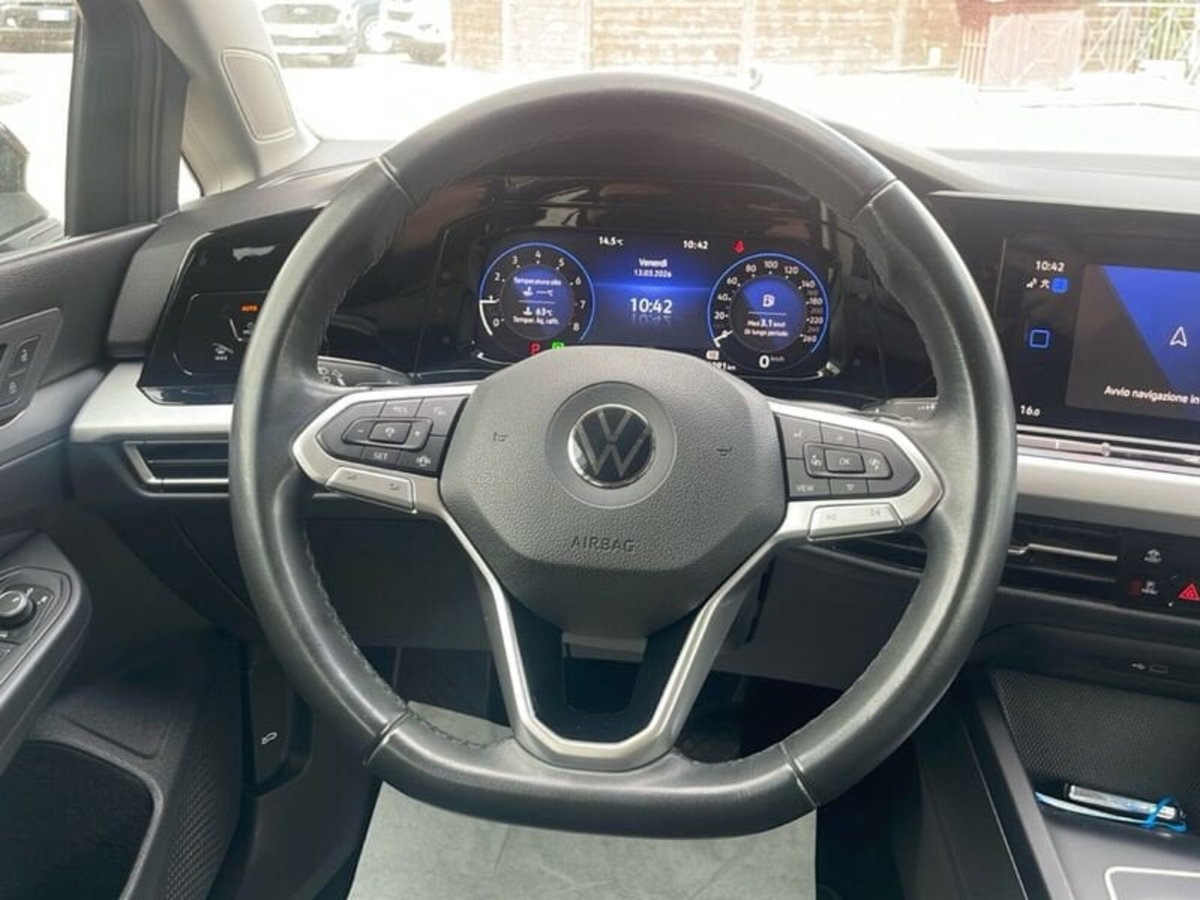 Volkswagen Golf 1.0 eTSI EVO DSG Life (17)