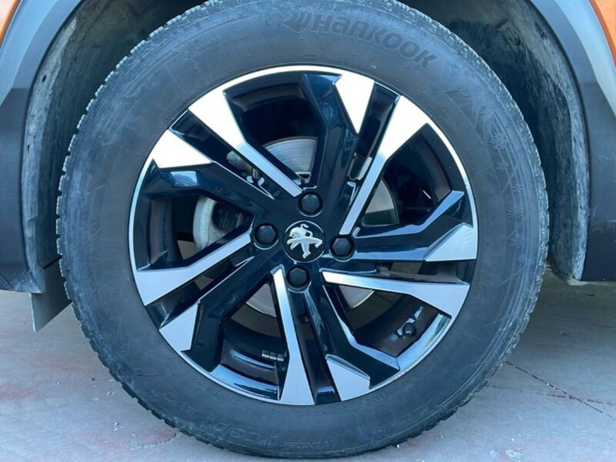 Peugeot 2008 BlueHDi 100 S&S GT Line (11)