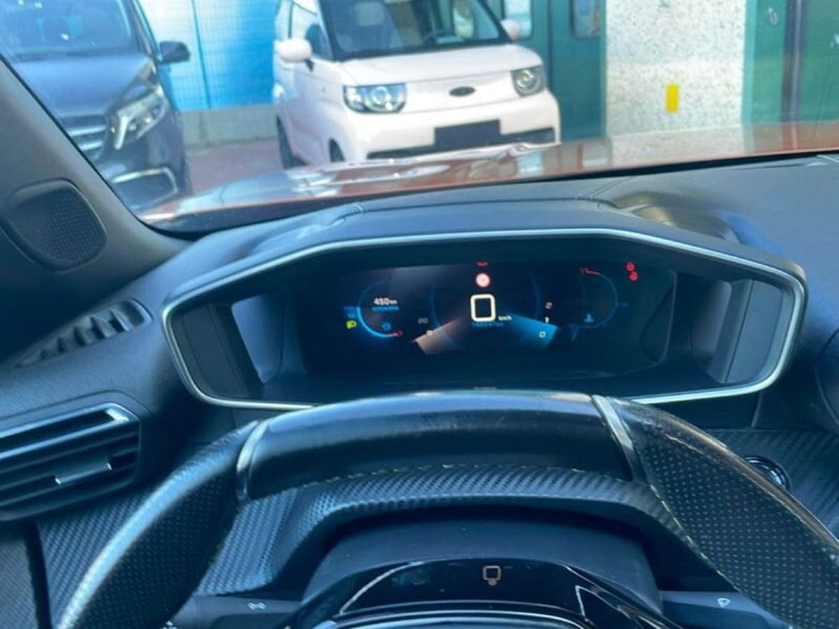 Peugeot 2008 BlueHDi 100 S&S GT Line (15)