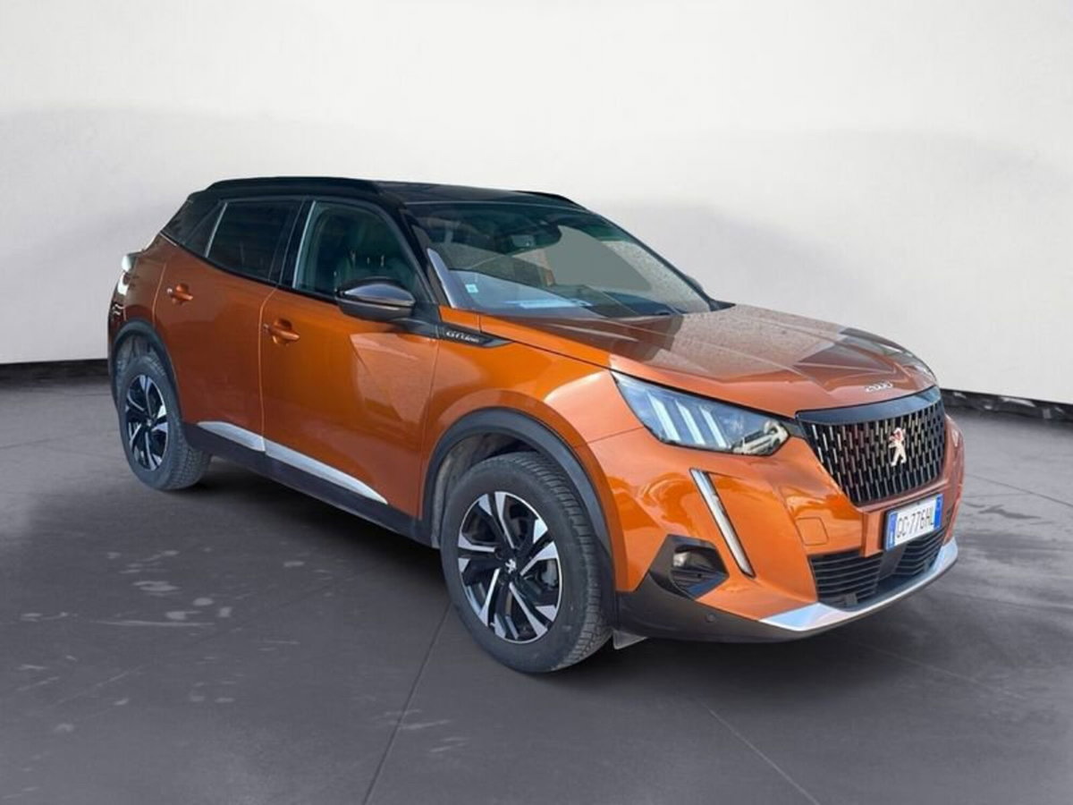 Peugeot 2008 BlueHDi 100 S&S GT Line (2)