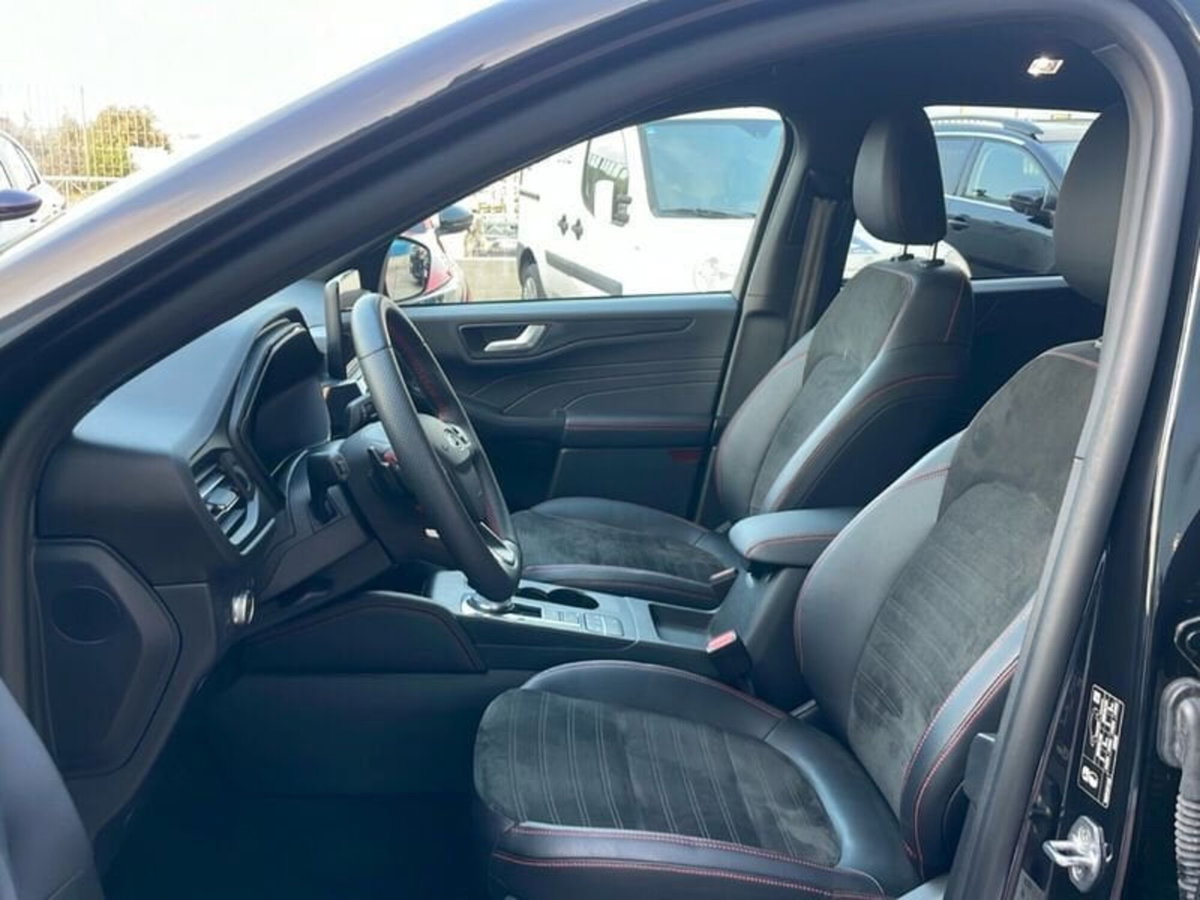 Ford Kuga 2.0 EcoBlue 120CV aut. AWD ST-Line X (10)