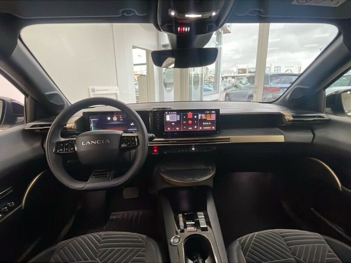 Lancia Ypsilon 1.2 LX 100cv (13)