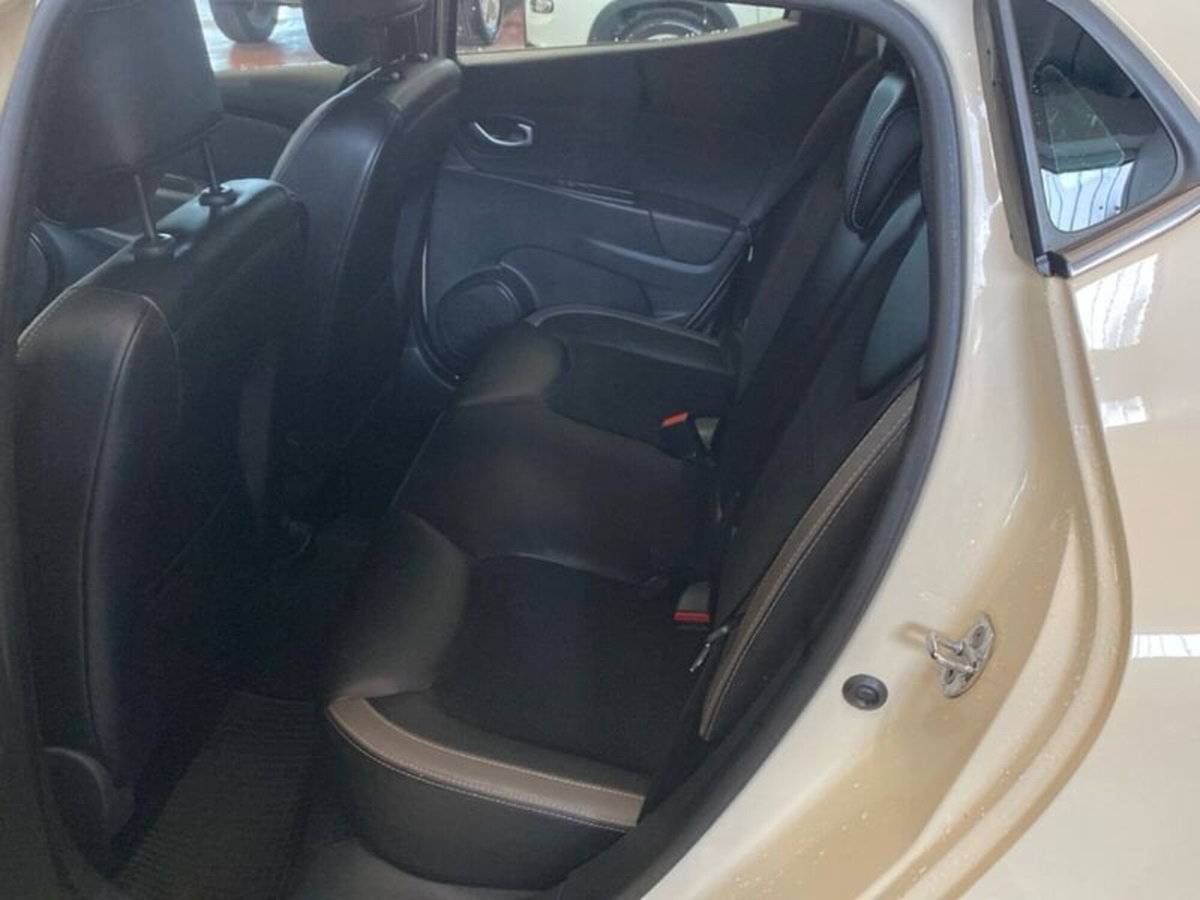 Renault Clio 1.5 dCi 90CV 5 porte Luxe (15)