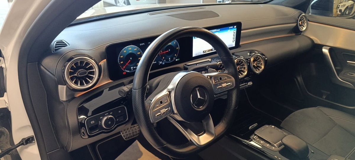 Mercedes-Benz Classe A 180 d Automatic Premium (11)