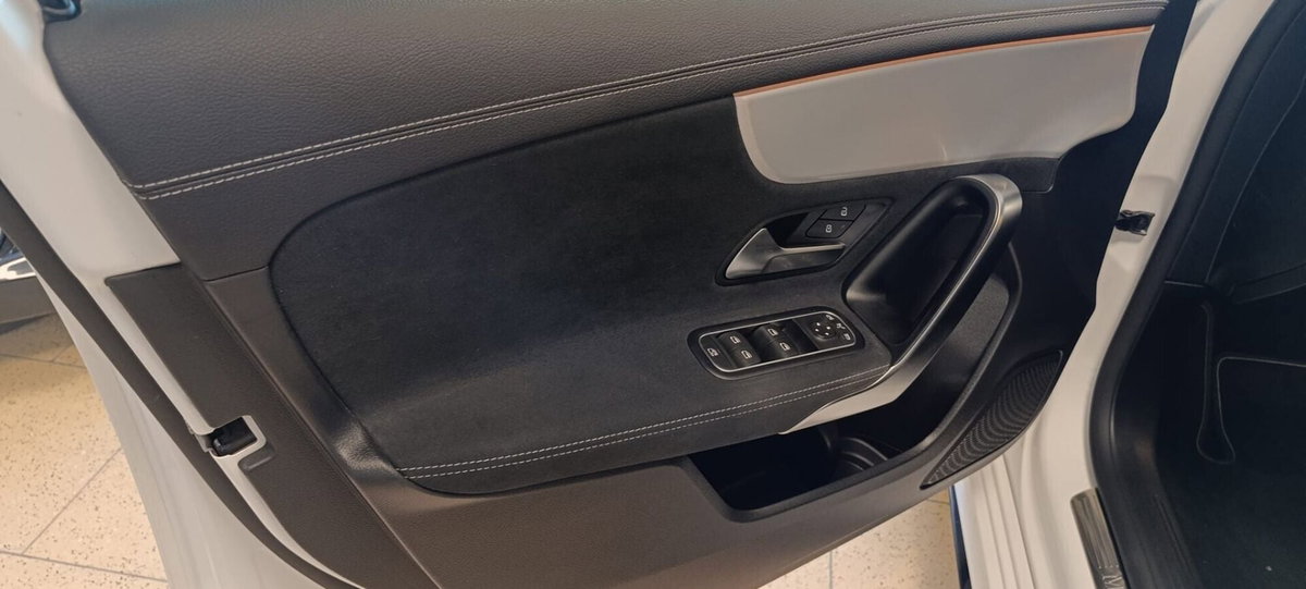 Mercedes-Benz Classe A 180 d Automatic Premium (15)