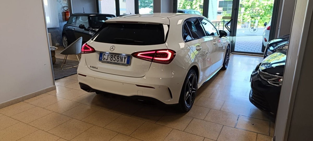 Mercedes-Benz Classe A 180 d Automatic Premium (4)