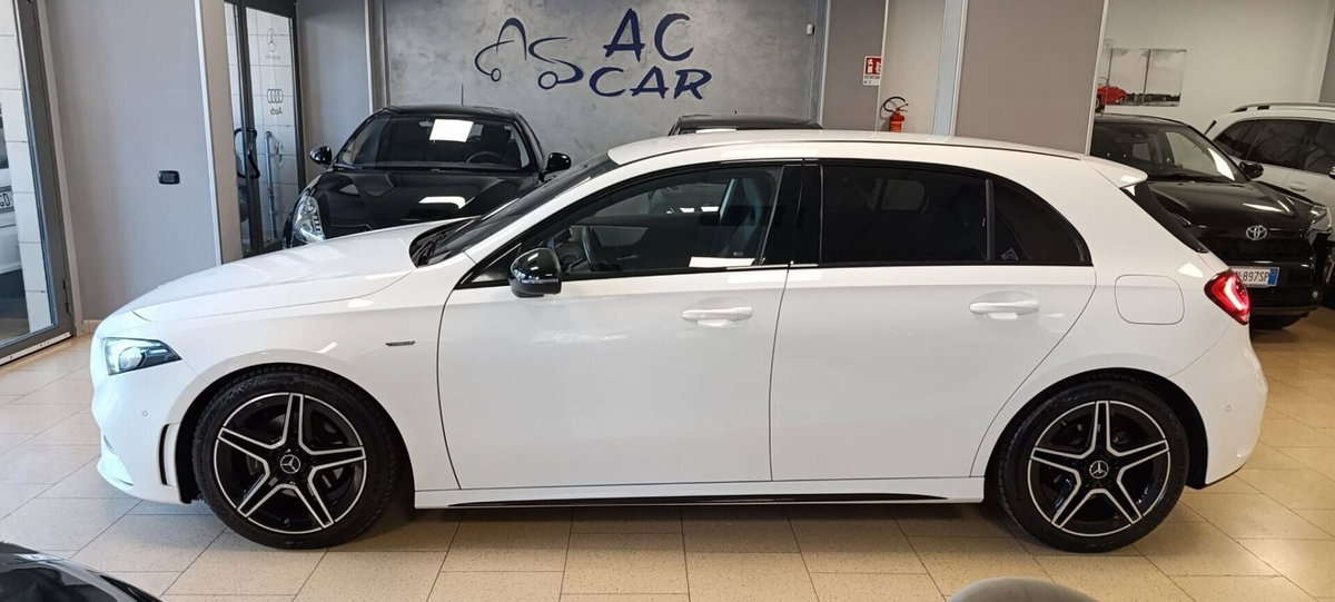 Mercedes-Benz Classe A 180 d Automatic Premium (5)