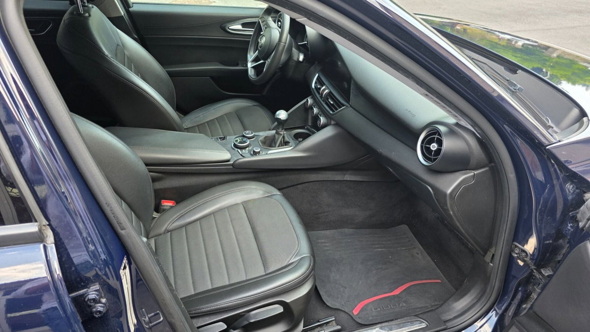 Alfa Romeo Giulia 2.2 Turbodiesel 180 CV AT8 Super (14)