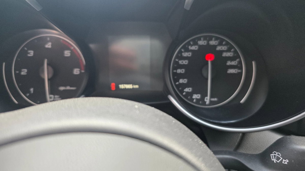 Alfa Romeo Giulia 2.2 Turbodiesel 180 CV AT8 Super (8)